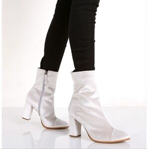 NWOB Matisse X LF Grey Metallic Velvet Heeled Booties 8.5